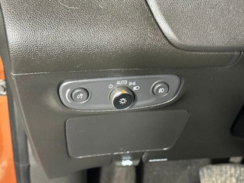 Used 2020 Buick Encore GX Select w/ Experience Buick Package image 19