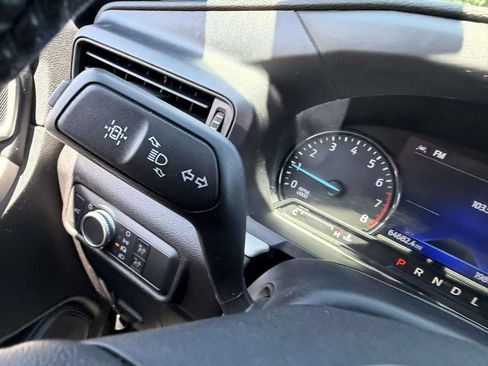 Used 2022 Ford Explorer XLT AWD/4WD image 36