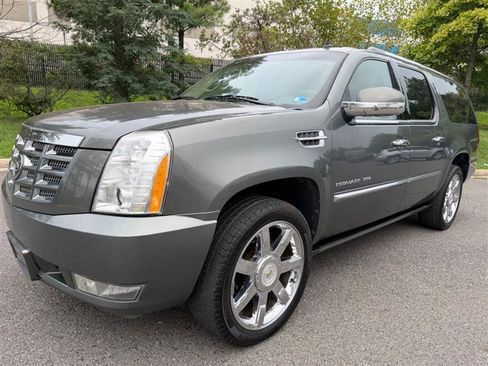 Used 2011 Cadillac Escalade ESV Premium AWD/4WD image 2