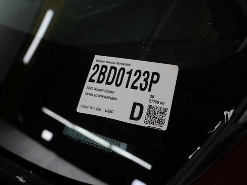 Used 2023 Nissan Altima 2.5 SV w/ SV Premium Package AWD/4WD image 29