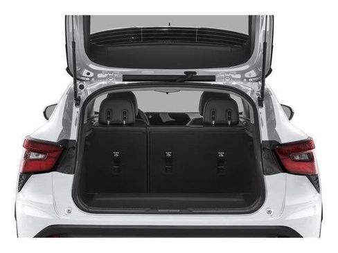 Used 2025 Chevrolet Trax LT image 37