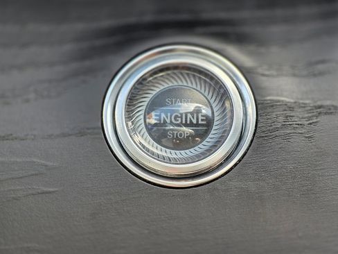 Used 2017 Mercedes-Benz E 300 image 41