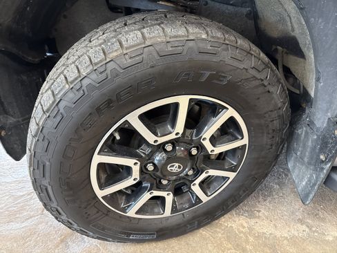 Used 2019 Toyota Tundra SR5 w/ TRD Off Road Package AWD/4WD image 5