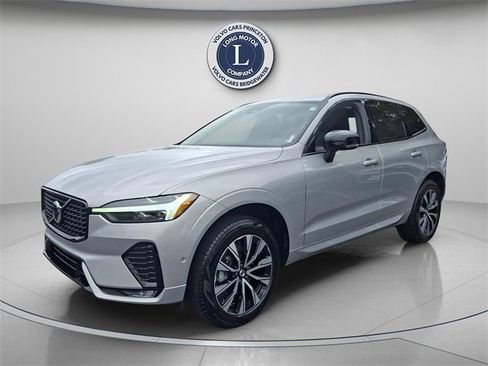 Certified 2025 Volvo XC60 B5 Plus image 3