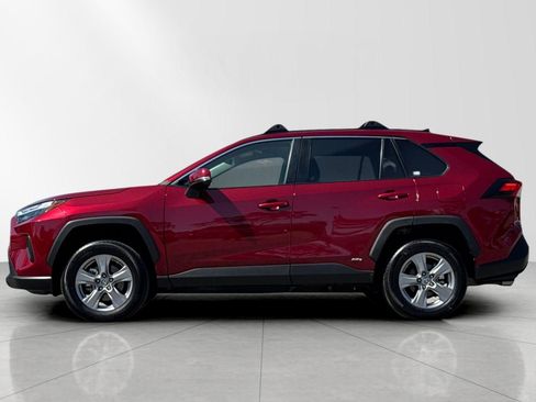 Used 2024 Toyota RAV4 LE AWD/4WD image 7