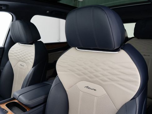 Certified 2025 Bentley Bentayga image 16