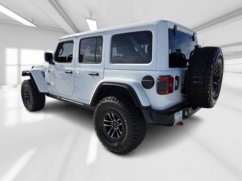 Used 2024 Jeep Wrangler Unlimited Rubicon image 5
