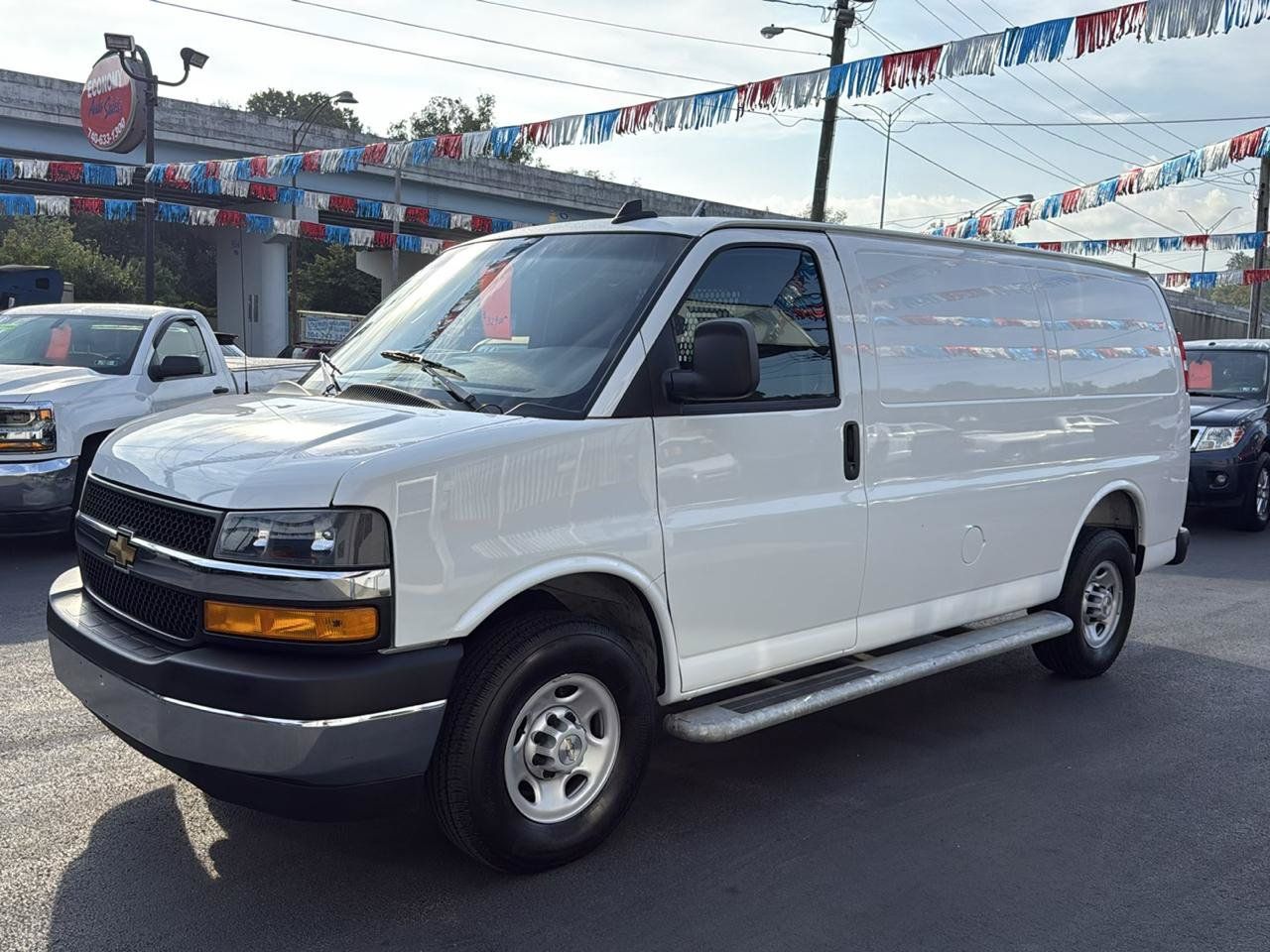 Used 2025 Chevrolet Express 2500 w/ Driver Convenience Package RWD image 7
