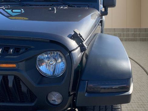 Used 2018 Jeep Wrangler Unlimited Sport S image 53