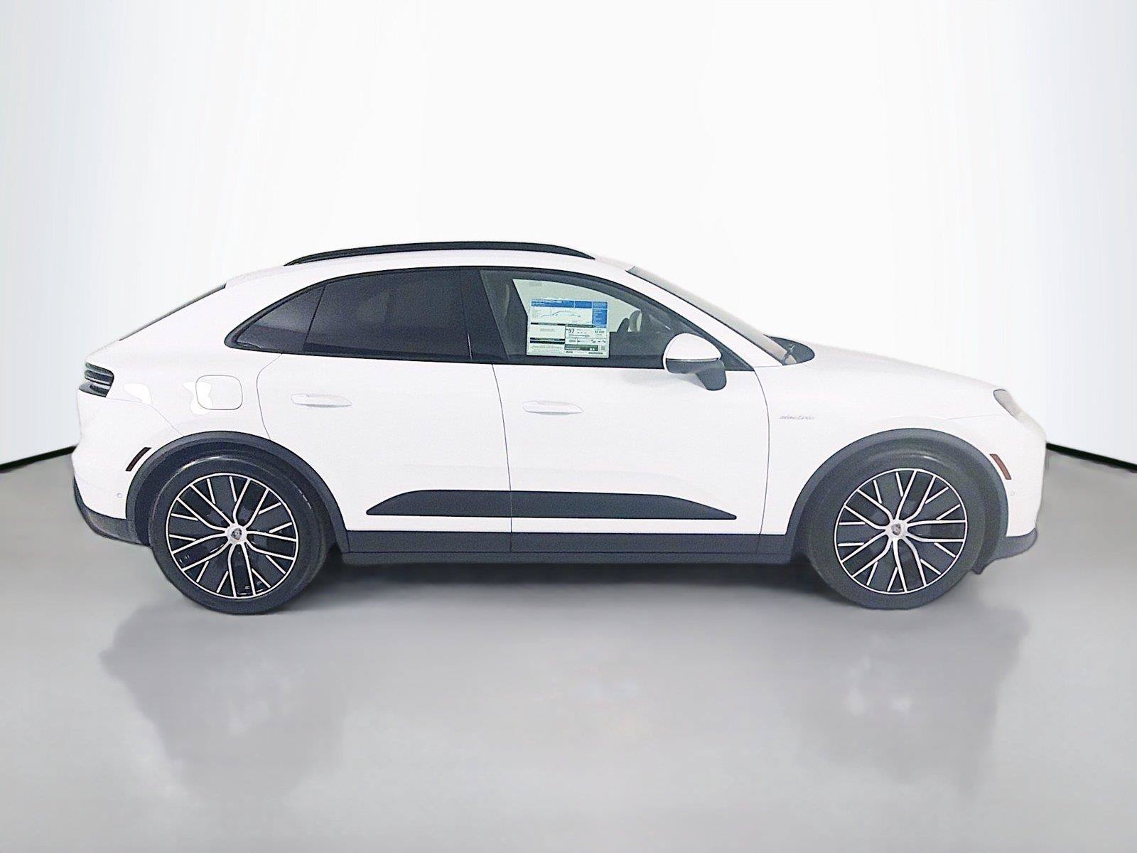 Used 2026 Porsche Macan Electric RWD image 27