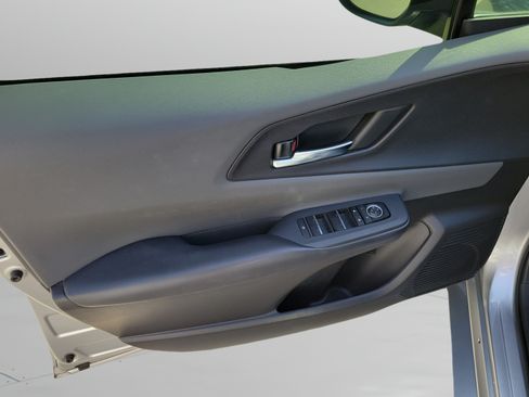 Used 2023 Toyota Prius XLE FWD image 6