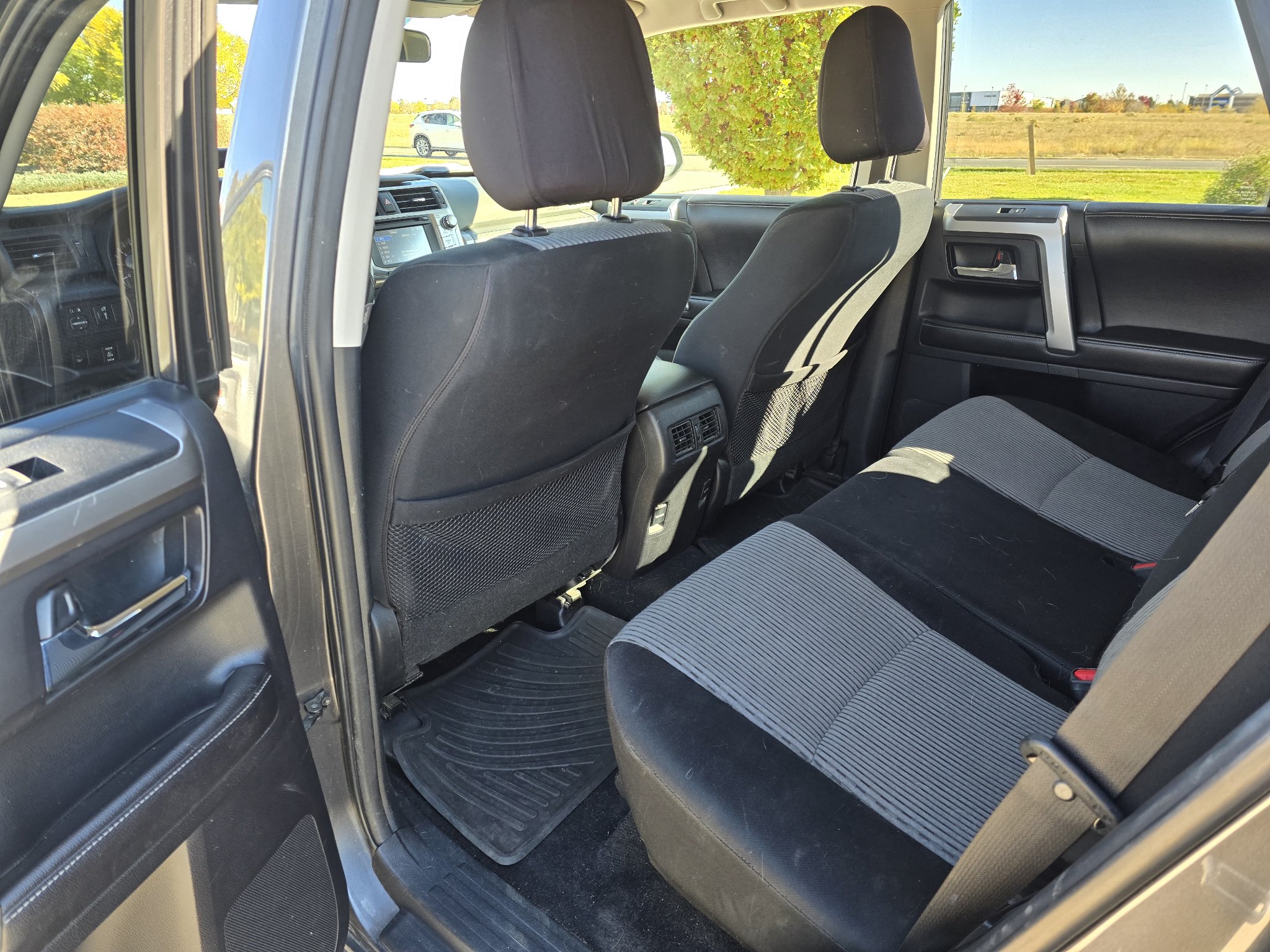 Used 2016 Toyota 4Runner SR5 AWD/4WD image 14