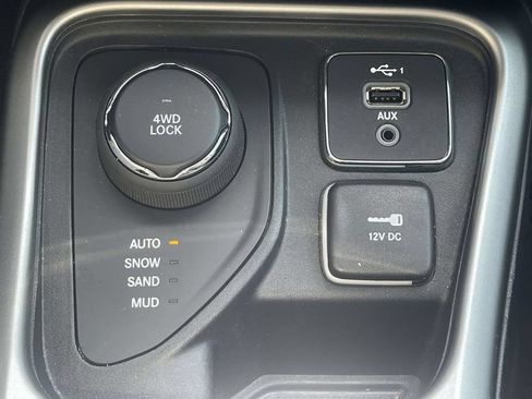 Used 2021 Jeep Compass Latitude w/ Convenience Group AWD/4WD image 32