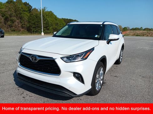 Used 2023 Toyota Highlander Limited FWD image 1