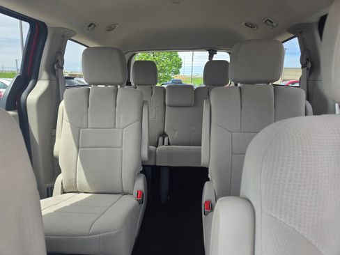 Used 2012 Dodge Grand Caravan SE FWD image 8