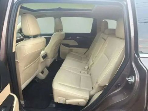 Used 2019 Toyota Highlander Limited Platinum image 44