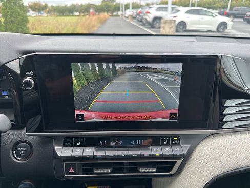 Used 2025 Toyota Camry XLE image 20