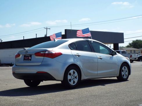 Used 2015 Kia Forte LX w/ Popular Package image 6