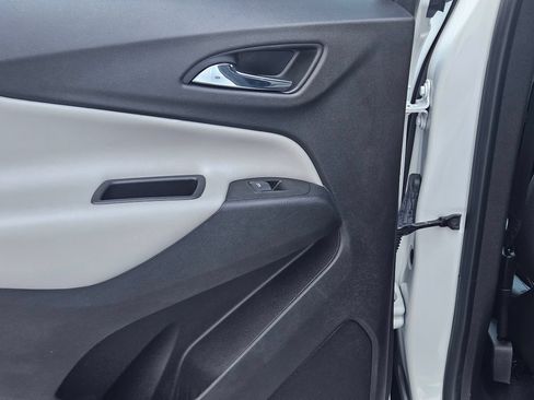 Used 2020 Chevrolet Equinox LS w/ LS Convenience Package FWD image 23