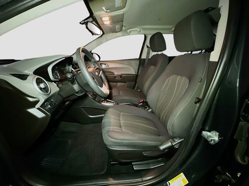 Used 2020 Chevrolet Sonic LT FWD image 17