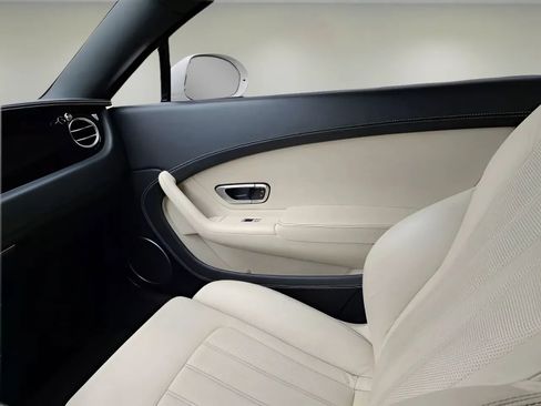 Used 2013 Bentley Continental GT image 17