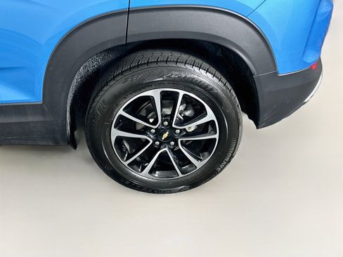 Used 2025 Chevrolet TrailBlazer LT FWD image 11