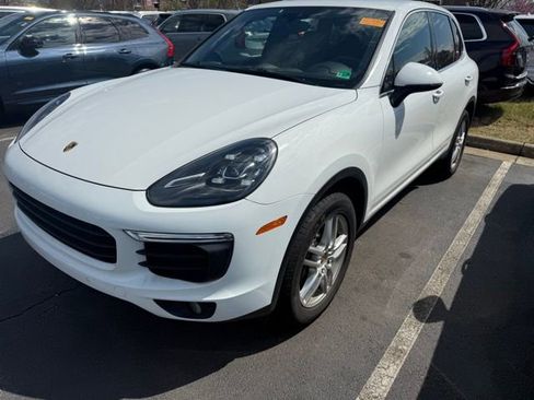 Used 2016 Porsche Cayenne image 2