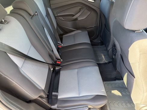 Used 2017 Ford Escape SE FWD image 28