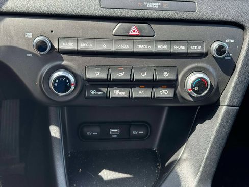 Used 2022 Kia Sportage LX AWD/4WD image 26