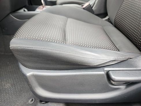 Used 2010 Hyundai Elantra GLS FWD image 24