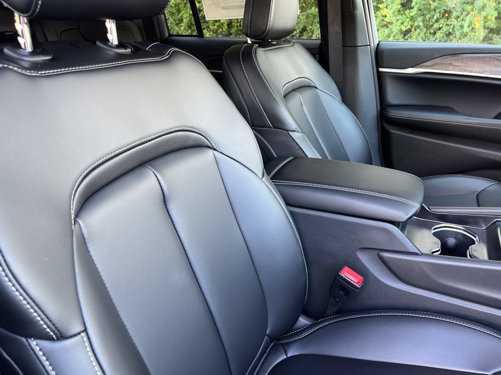 New 2026 Jeep Grand Cherokee Limited AWD/4WD image 36