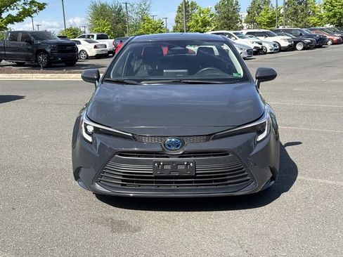 Used 2023 Toyota Corolla LE image 6