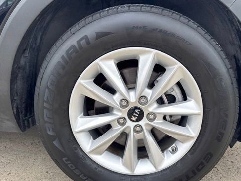 Used 2020 Kia Sorento FWD V6 image 12