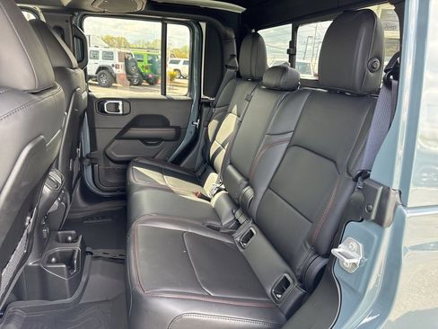 New 2025 Jeep Gladiator Rubicon image 22