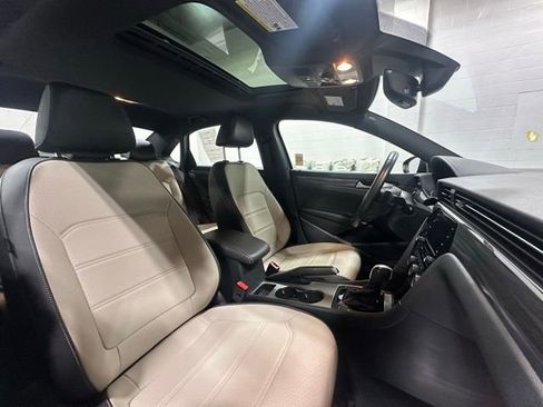 Certified 2022 Volkswagen Passat 2.0T R-Line image 16