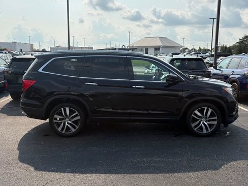 Used 2018 Honda Pilot Touring image 2