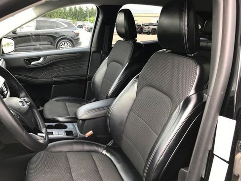 Used 2023 Ford Escape SE image 27