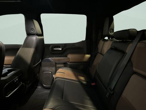 Used 2021 Chevrolet Silverado 1500 High Country image 11