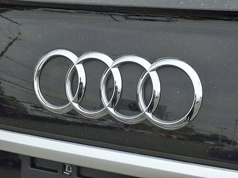 Used 2023 Audi Q5 2.0T Premium w/ Convenience Package image 31