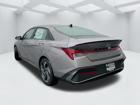 Certified 2025 Hyundai Elantra SEL w/ Cargo Package image 7