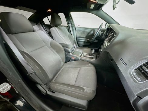 Used 2021 Dodge Charger SXT RWD image 28