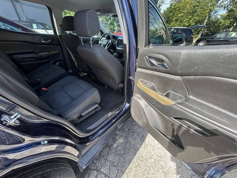 Used 2017 GMC Acadia SLE FWD image 9