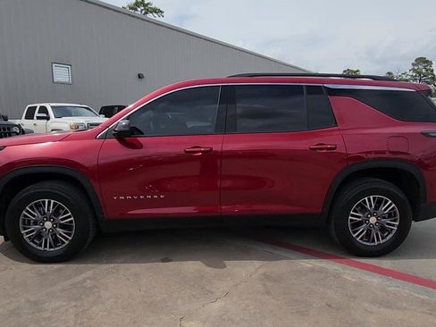 Certified 2025 Chevrolet Traverse LT w/ Driver Confidence Package FWD image 5