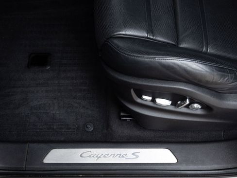 Certified 2021 Porsche Cayenne S AWD/4WD image 21