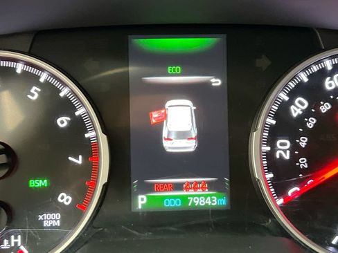 Used 2021 Toyota RAV4 XLE FWD image 12