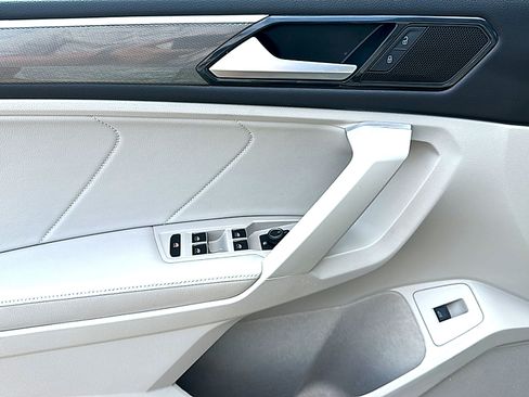 Used 2024 Volkswagen Tiguan SE R-Line w/ MDO Package, Three-Row FWD image 17