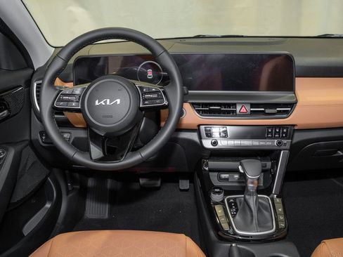 New 2026 Kia Seltos EX image 8