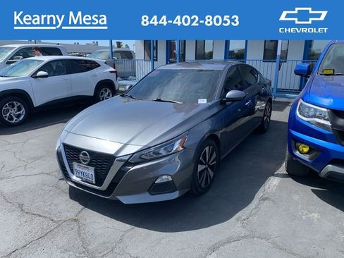 Used 2022 Nissan Altima 2.5 SV FWD image 1