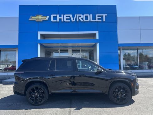 Used 2024 Chevrolet Traverse RS w/ LPO, Floor Liner Package image 1