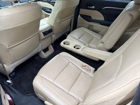 Used 2015 Toyota Highlander Limited Platinum AWD/4WD image 19